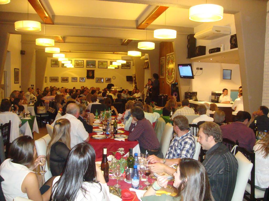 Hotel Euzko Alkartasuna Macachin  Екстер'єр фото
