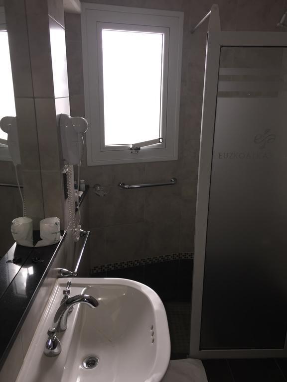 Hotel Euzko Alkartasuna Macachin  Екстер'єр фото