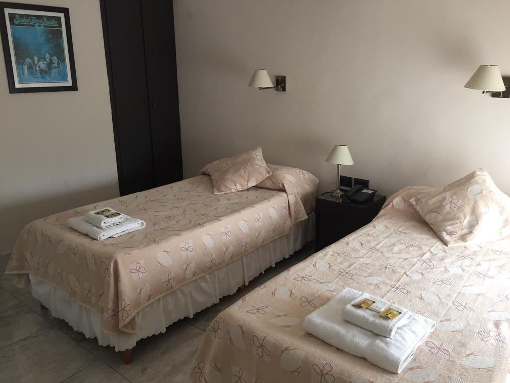 Hotel Euzko Alkartasuna Macachin  Екстер'єр фото